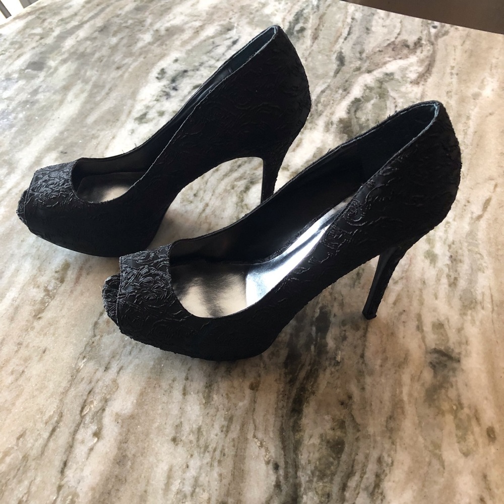 VERA WANG Black Lace open Toe Stiletto Heel Pumps